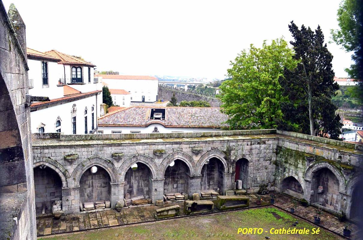 1678- Porto- Cathedrale.jpg